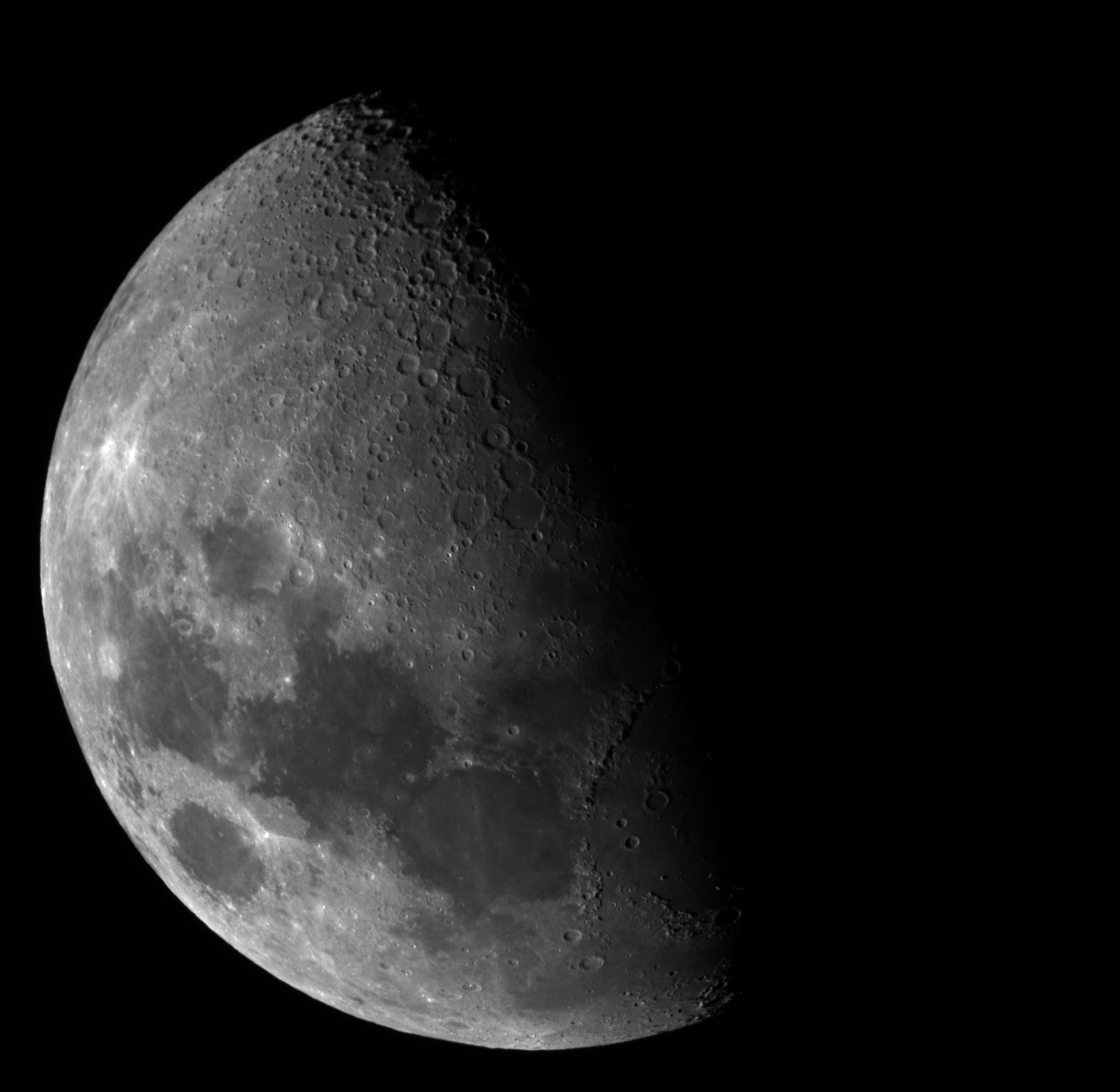 Moon_0_001s_20190512_215733 cropped.jpg