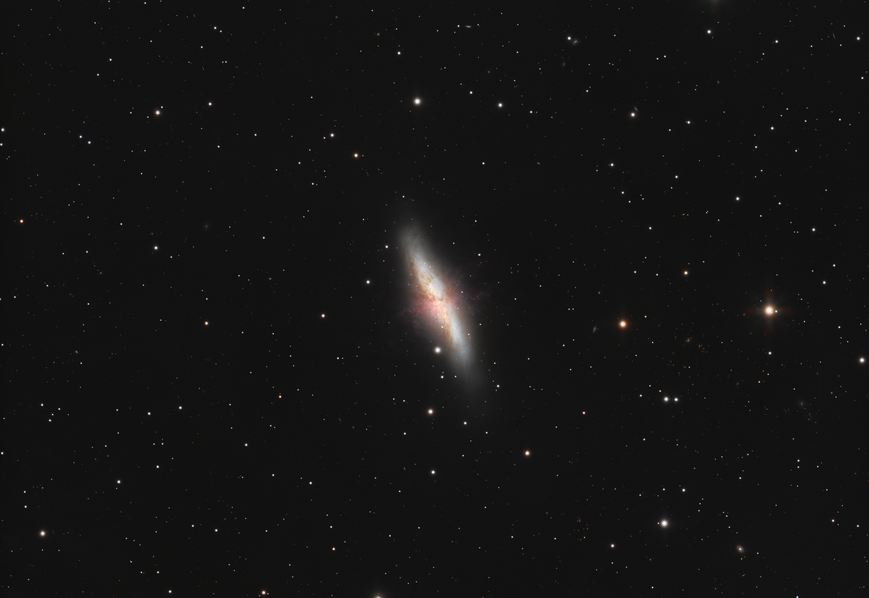 M82.jpg