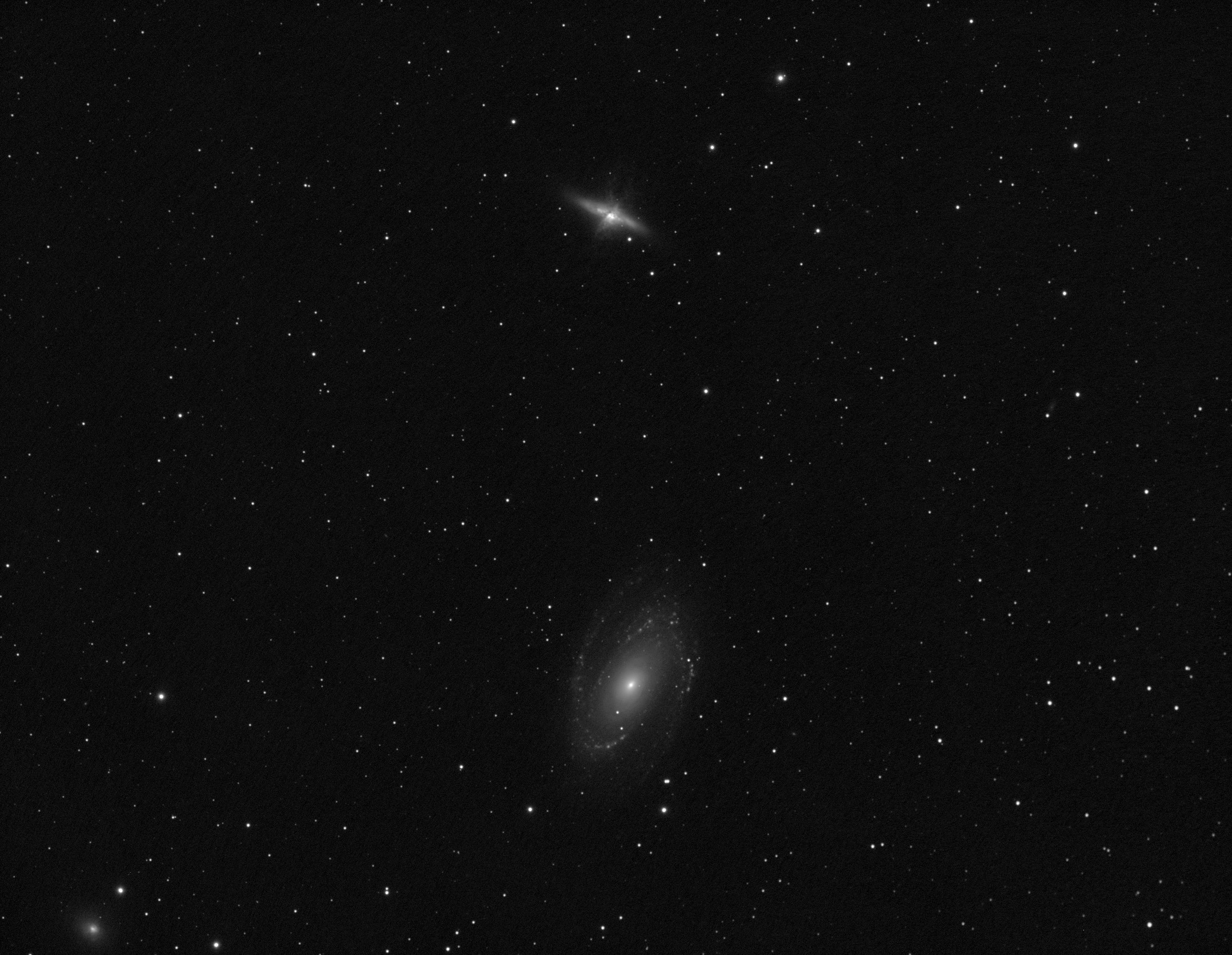 M81, M82, 2019-5, 70x200sec,  APO100Q, H-alpha 7nm, ASI1600MM-Cool v2.jpg