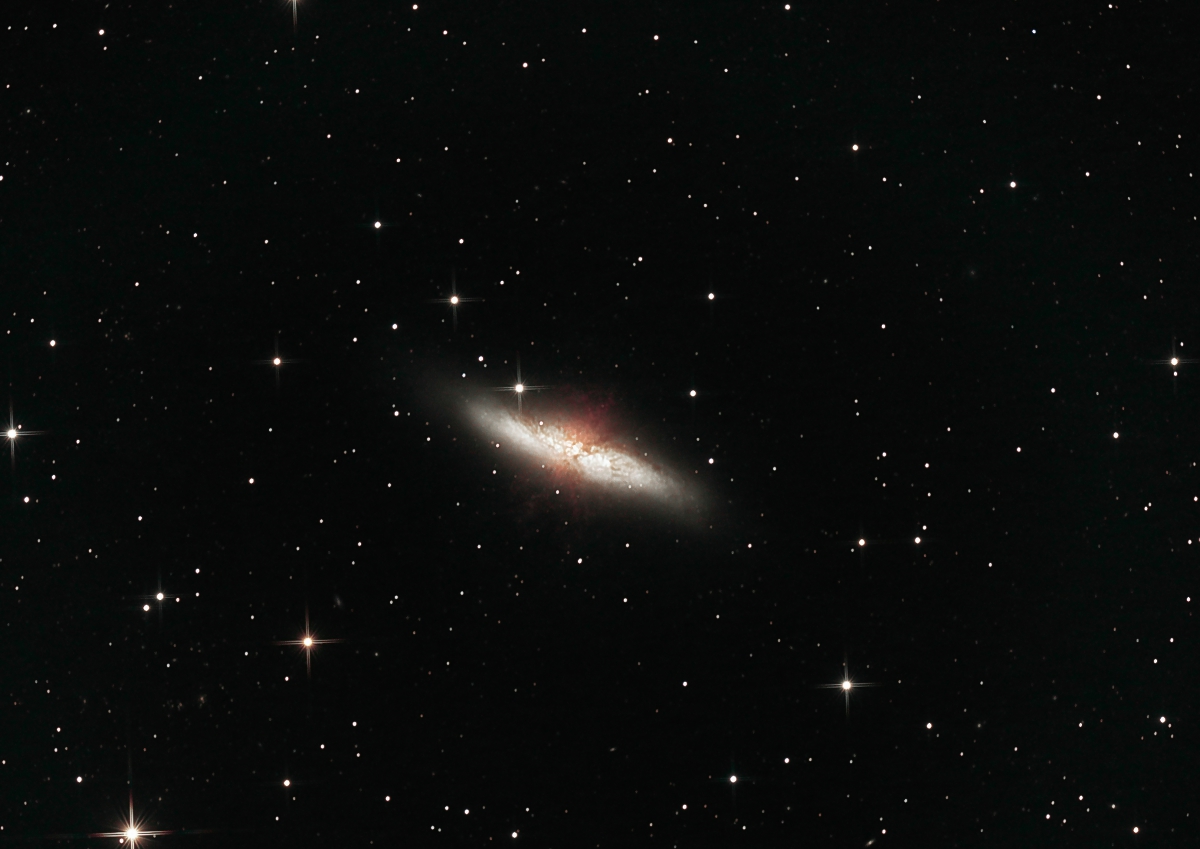 M82QHY294C_clone.jpg