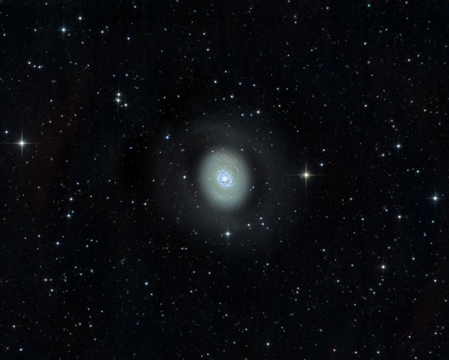 M94_34-8hrs_LRGBfinal1500px.jpg