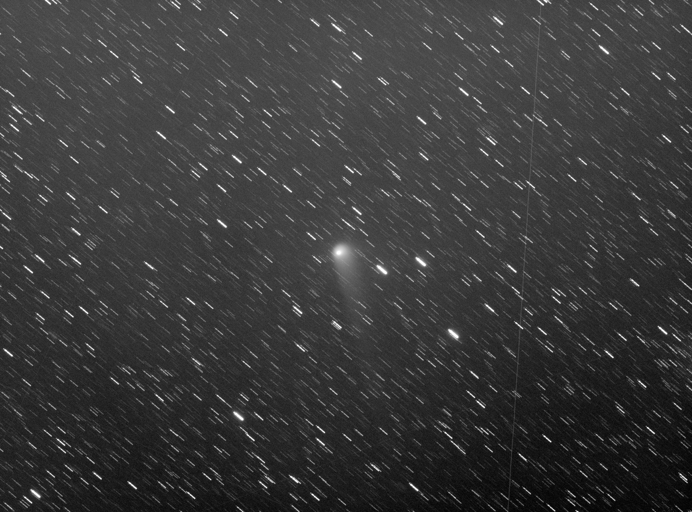 C2017K2(PANSTARRS), 2022-07-16, 50x50L, APO100Q, ZWO ASI1600MM-Cool_average_stacked ephemerides stacking.jpg