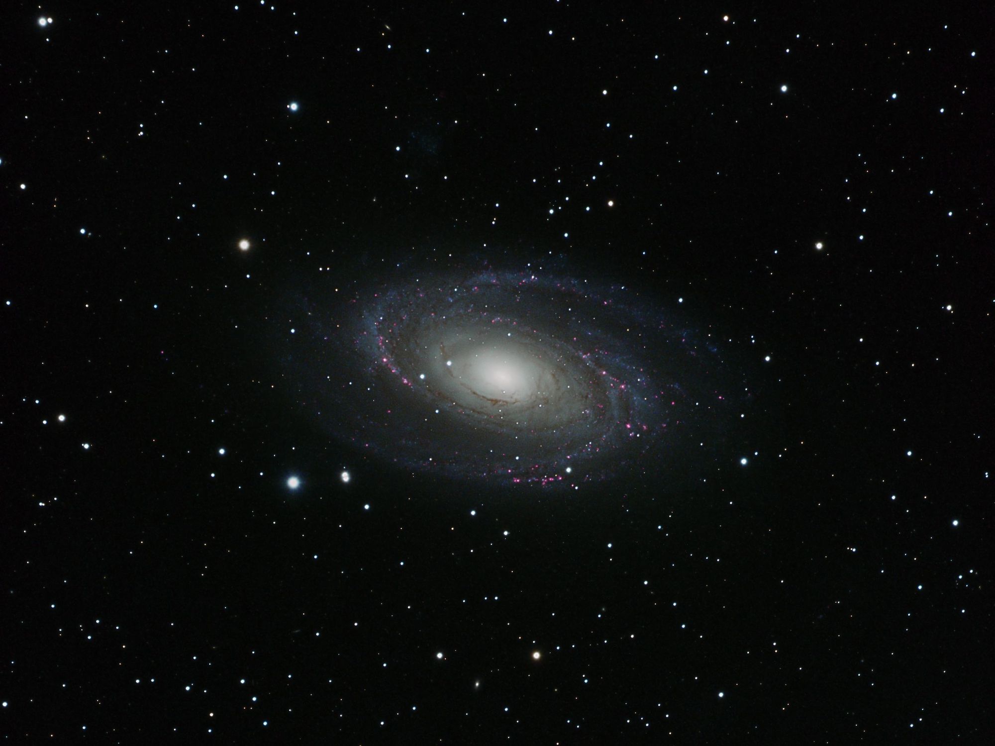 M81 Bode's Galaxy_2000px.jpg