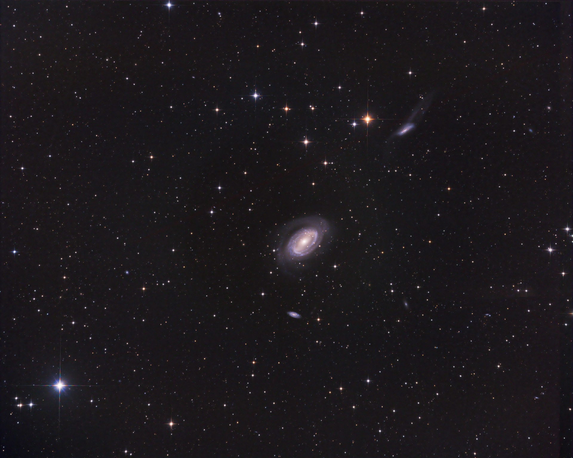 NGC4725_V2.jpg
