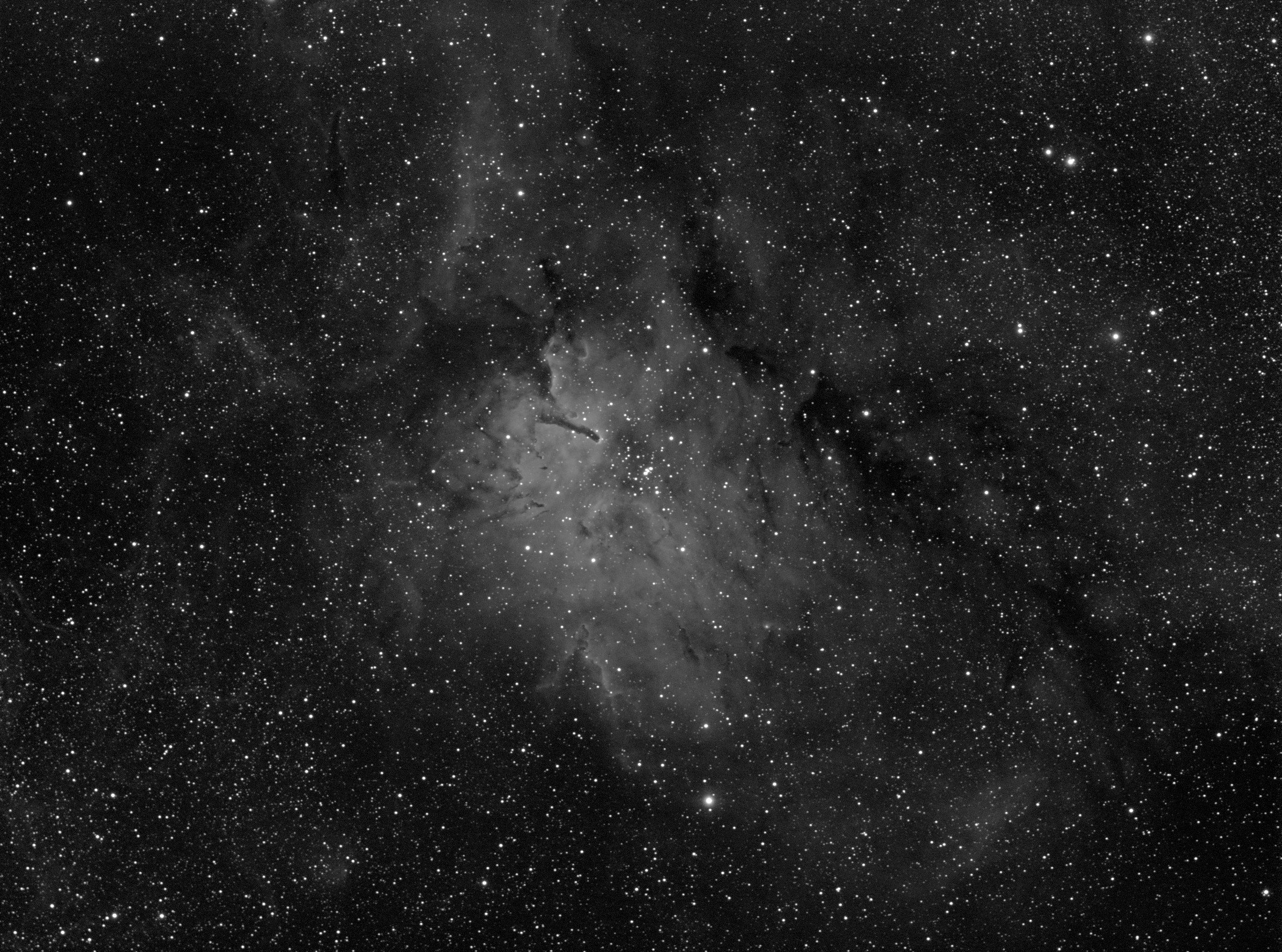 NGC6823, 2020-07-31, 61x200L, APO100Q, ZWO ASI1600MM-Cool.jpg